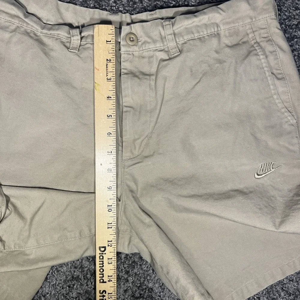 Nike Mens Mid Rise Tan Size‎ 34 Shorts Cotton Chino Flat Front With Pockets